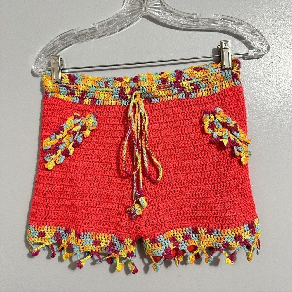 Shoreline crotchet colorful shorts size L